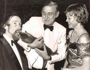 spike-milligan-with-bee-the-otter